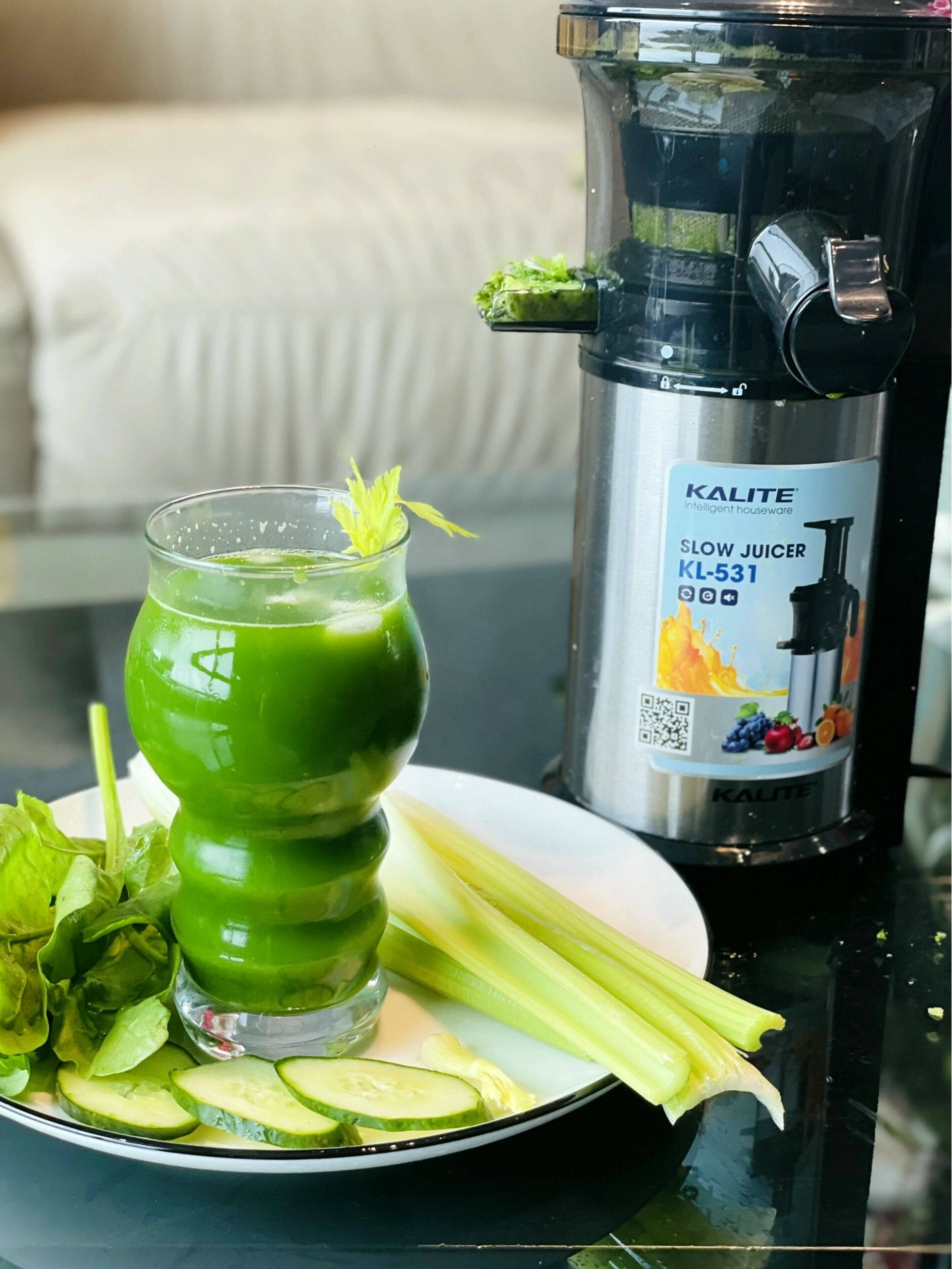 Công thức nước ép detox giảm cân 7 ngày ngày 3 với dưa leo, diếp cá, chanh dây