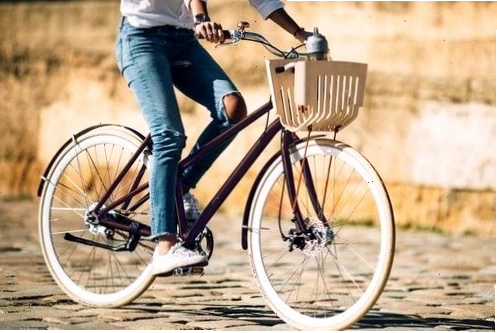 Đạp xe với tốc độ chậm có lẽ sẽ không giúp giảm cân nhiều, cần tăng cường độ tập luyện