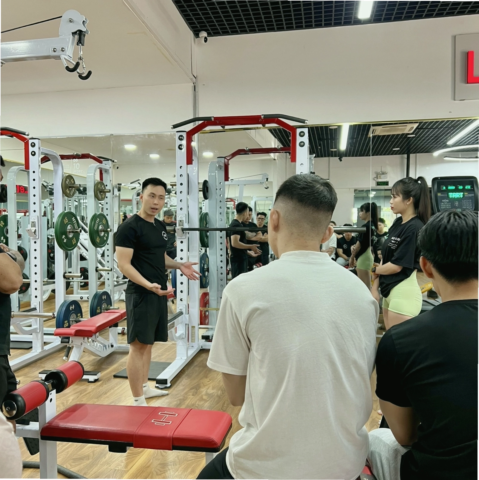 Đội ngũ giảng viên giàu kinh nghiệm của HFI
