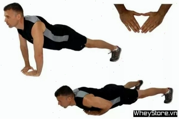 Động tác Dumbbell Chest Fly giúp cảm nhận cơ ngực rõ ràng