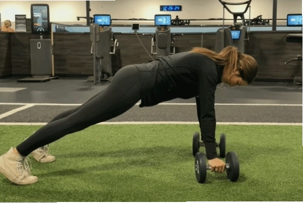 Động tác Renegade Rows