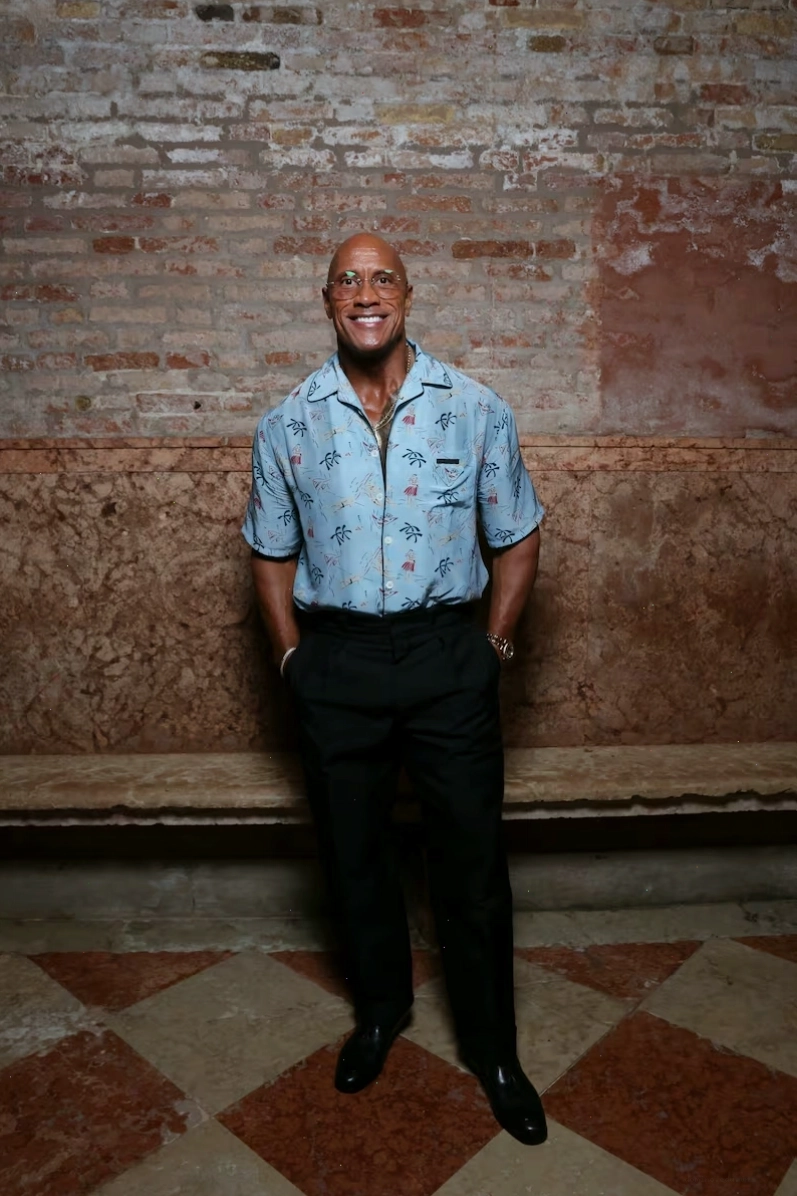 Dwayne Johnson trong một sự kiện quảng bá phim