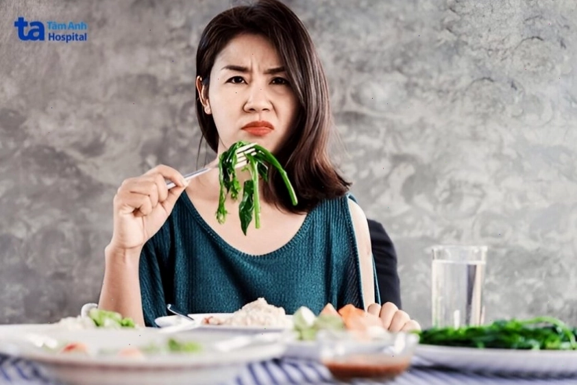 Ép bản thân ăn kiêng rất khó duy trì và dễ gây tăng cân trở lại