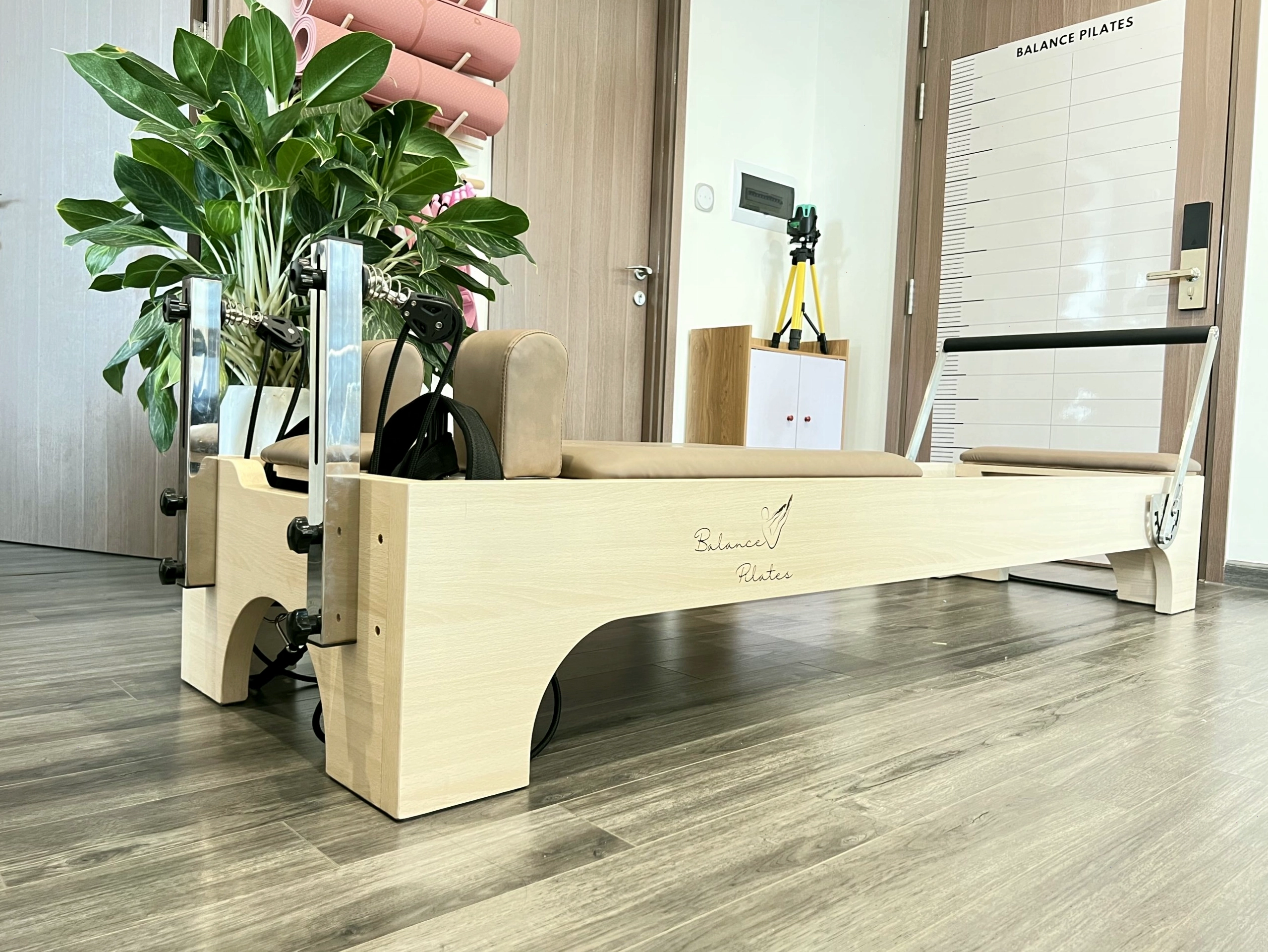 Ghế tập Pilates Chair với thiết kế chắc chắn
