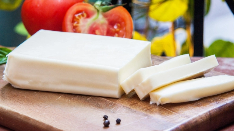 Giảm cân có nên ăn phô mai Con Bò Cười không?