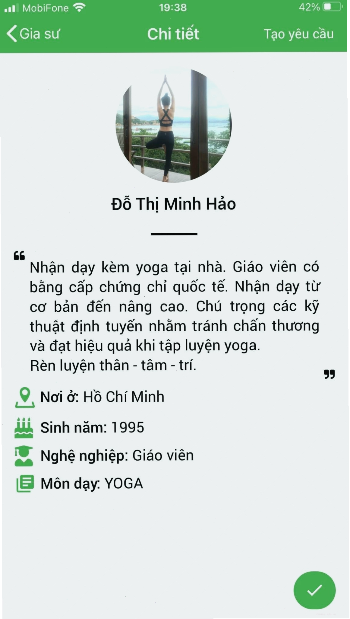 Giáo viên hướng dẫn tập yoga 1 kèm 1 tại nhà