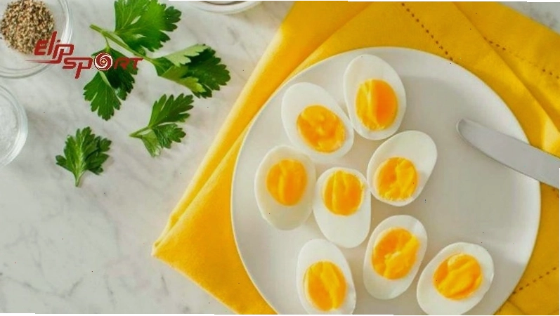 Gymer nên ăn trứng đã nấu chín kỹ và ưu tiên trứng luộc