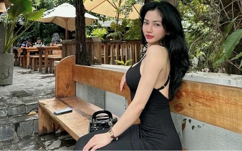 Hà Hoàng gymer khoe đường cong cơ thể săn chắc