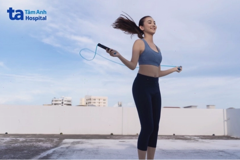 Hình ảnh người đang nhảy dây