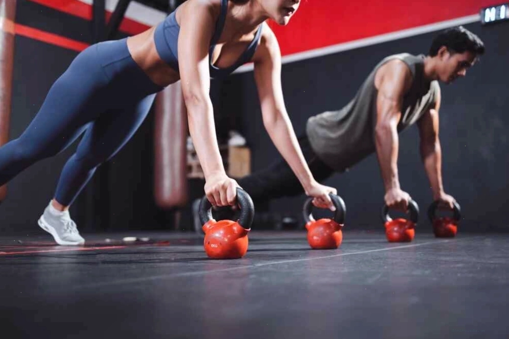 Hít đất biến thể với đầu gối giúp tăng hiệu quả cho vòng 1