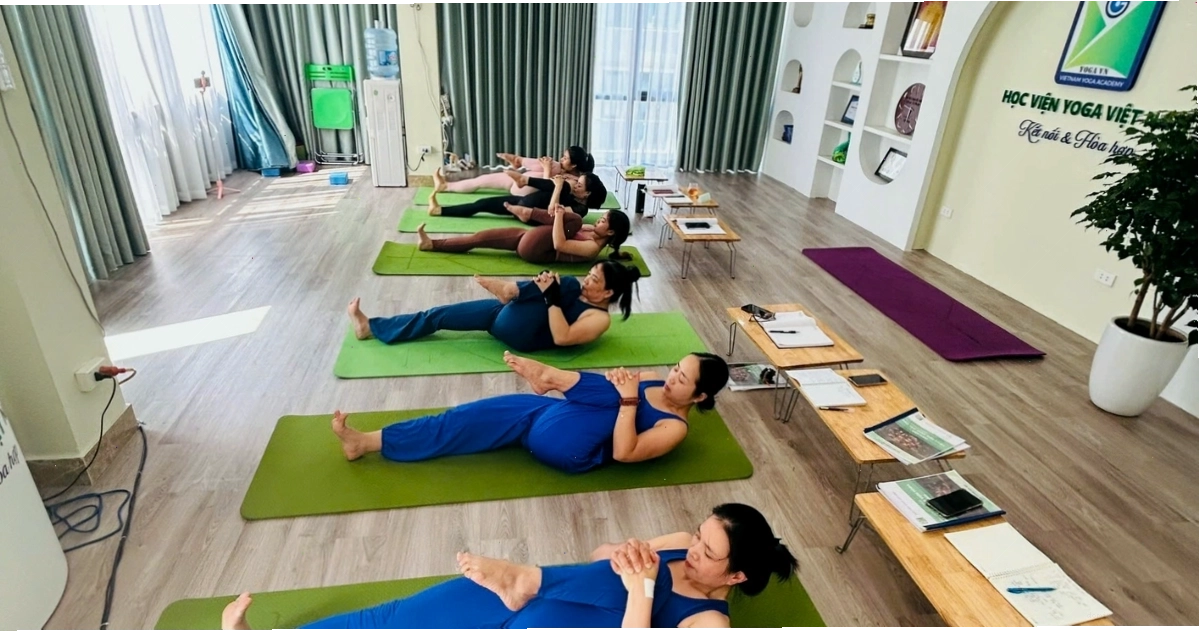 Học viện Yoga Việt Nam với chi phí tập yoga hợp lý cho các khóa học online và offline