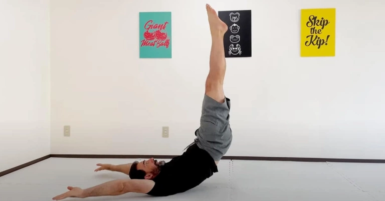 Hollow Body Hold Bài Tập Toàn Diện Cho Cơ Bụng Chắc Khỏe
