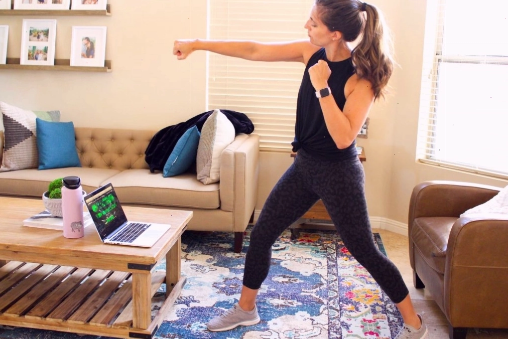 Huấn luyện viên Body Combat Les Mills hướng dẫn học viên
