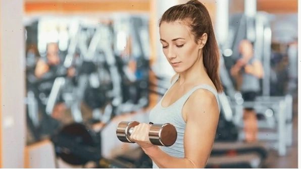 Hướng dẫn các bài tập tạ tay hiệu quả cho nữ