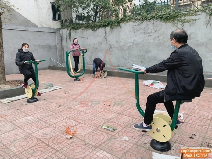 Hướng dẫn các bước sử dụng xe đạp tập thể dục ngoài trời