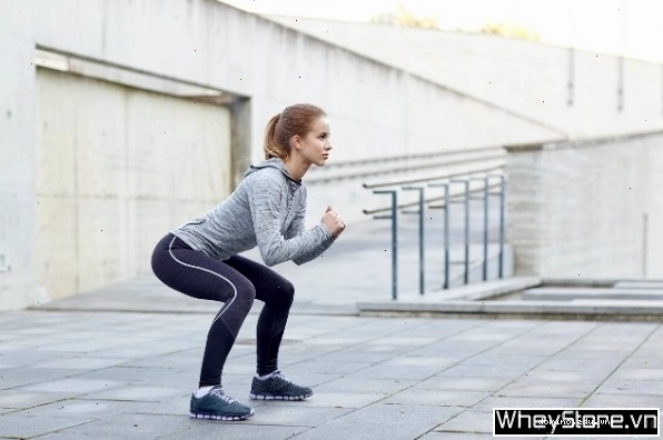Hướng dẫn thực hiện bài tập Squat chuẩn form cho nữ