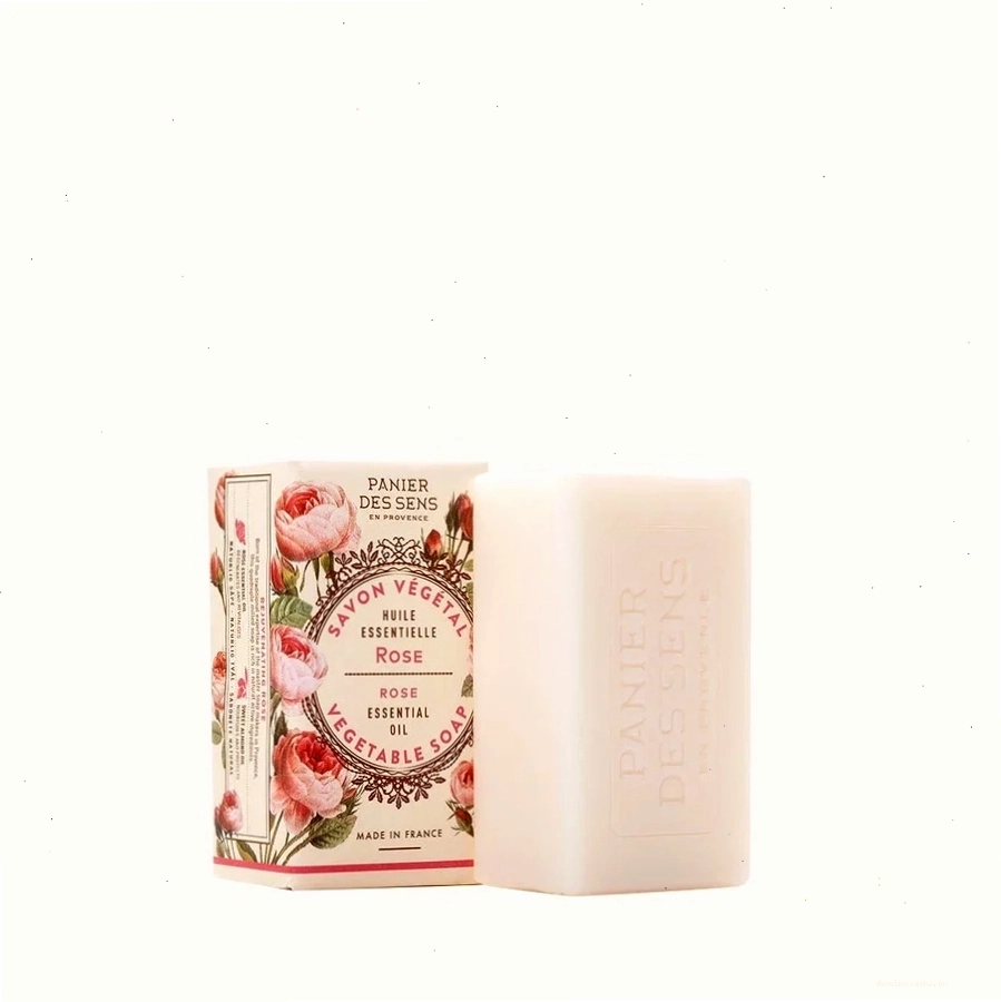 Hương hoa hồng và hoa dành dành trong Kai*Rose Body Lotion
