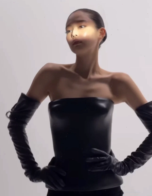 Jennie Blackpink khoe dáng trong trang phục Jean Paul Gaultier