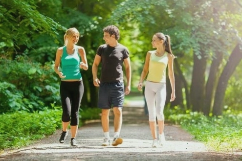 Kết hợp đi bộ và chế độ ăn uống hợp lý giúp giảm cân hiệu quả