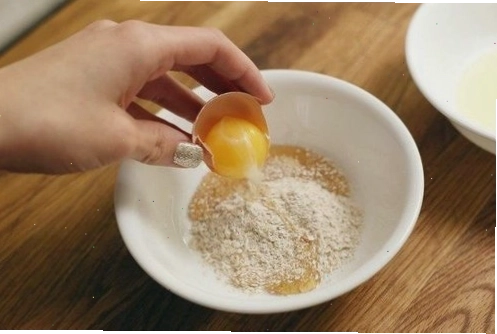 Kết hợp yến mạch với lòng trắng trứng và rau xanh là một cách chế biến yến mạch giảm cân hiệu quả