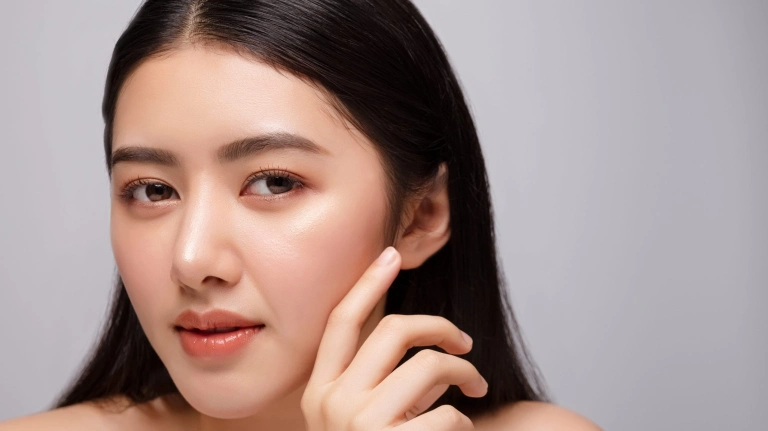 Khắc phục thái dương lõm hiệu quả với 10 bài tập làm đầy thái dương
