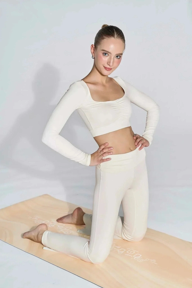 Khám phá 15 tư thế Yoga đẹp mắt và ấn tượng cho người mới bắt đầu