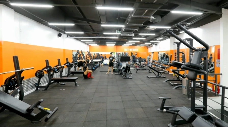Không gian rộng rãi và thoáng đãng tại The New Gym Nguyễn Chí Thanh
