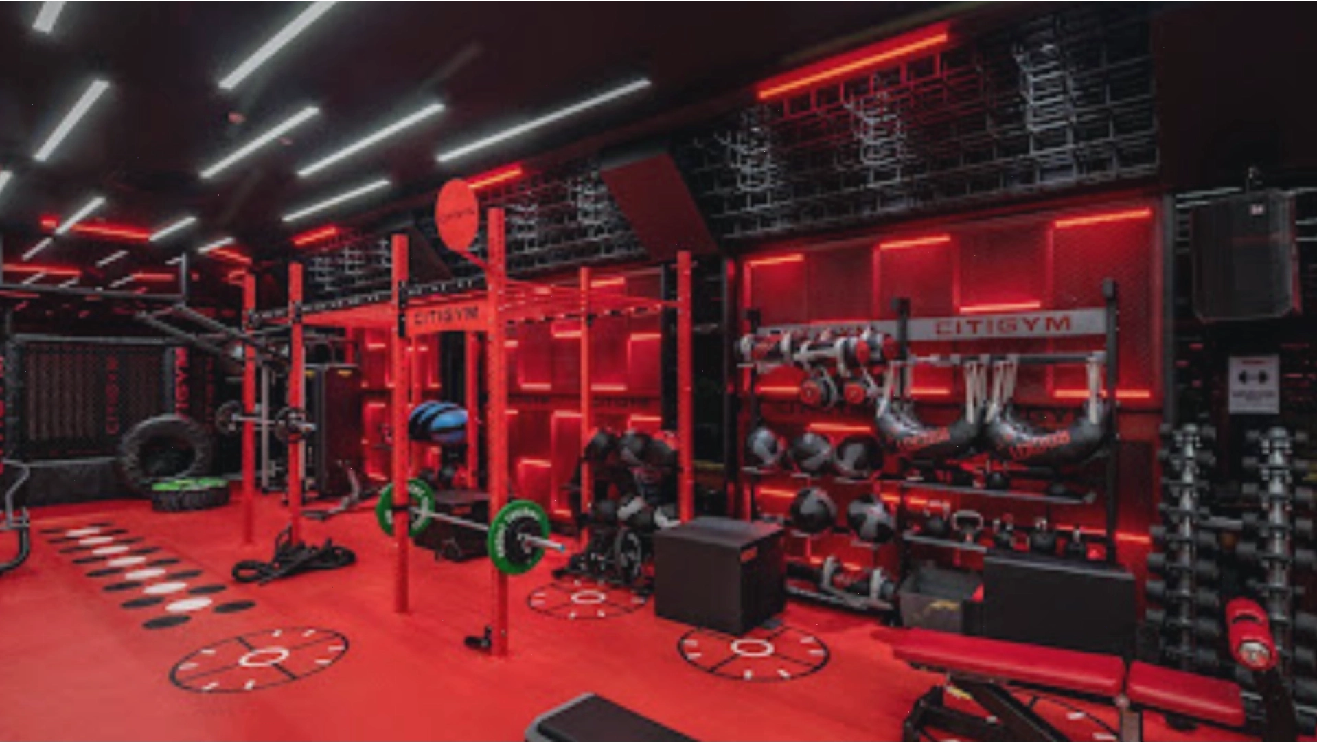 Không gian tập luyện thoáng đãng tại Gym Ngọc Thành
