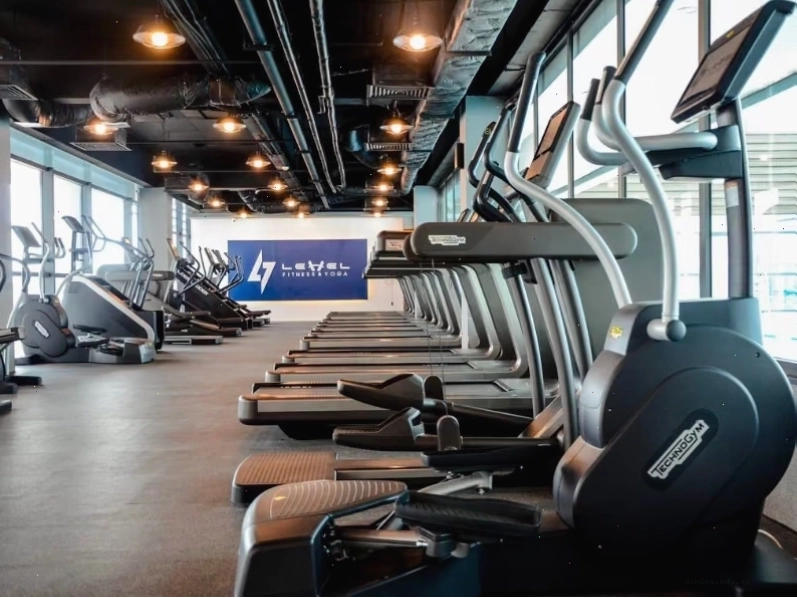 Không gian thoáng đãng tại phòng tập Yoga Aesthetic Ultimate Fitness