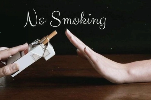 Không hút thuốc lá và tránh xa môi trường có khói thuốc lá là một cách làm săn chắc vòng 1 sau khi sinh