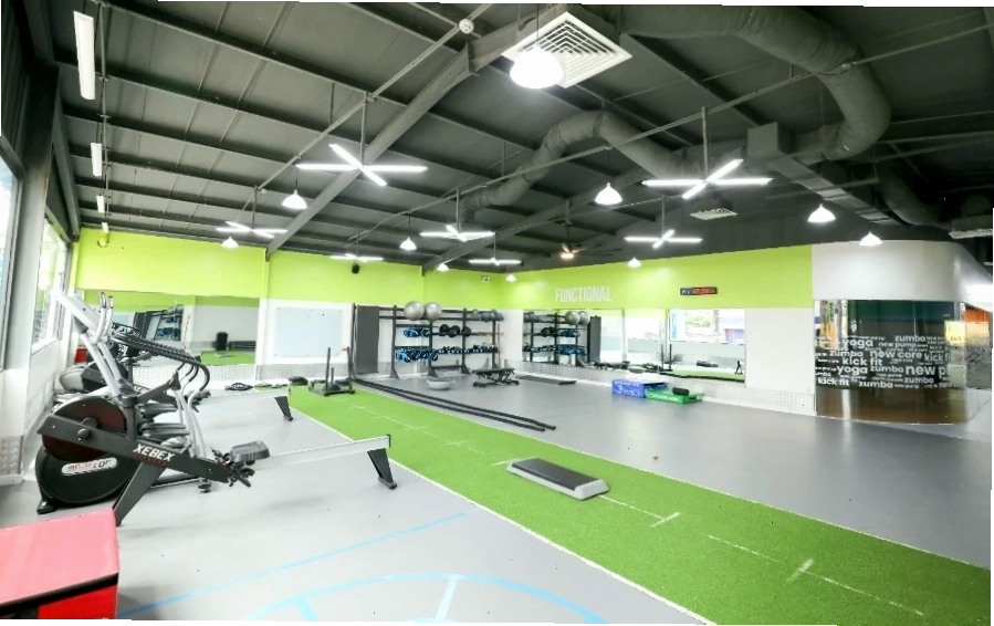 Khu vực tạ rời đa dạng tại The New Gym Nguyễn Chí Thanh
