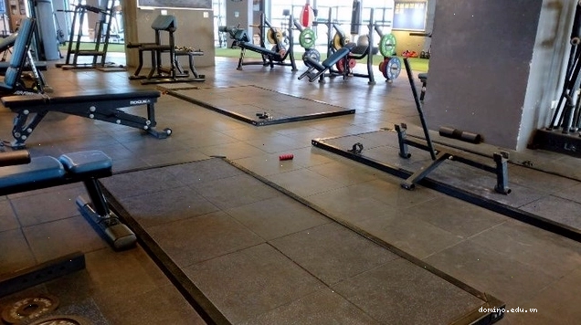 Khu vực tập luyện chung tại TopGun Boutique Fitness