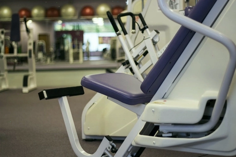 Khu vực thay đồ và tiện nghi tại Fit Zone for Women