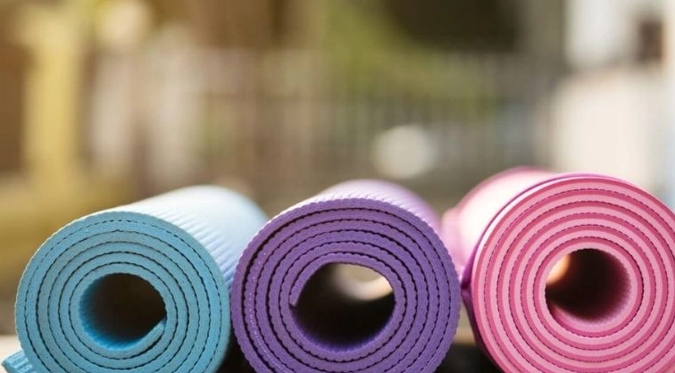 Kích thước thảm tập Yoga tiêu chuẩn và các yếu tố cần biết