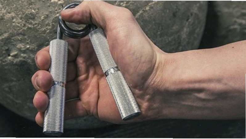 Kìm bóp tay là dụng cụ giúp hỗ trợ cải thiện sức mạnh cơ bắp