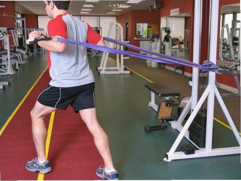 Kỹ thuật thực hiện Chest Press với dây kháng lực