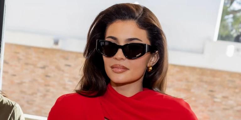 Kylie Jenner Chia Sẻ Về Cơ Thể, Phẫu Thuật Thẩm Mỹ Và Hành Trình Hậu Sản