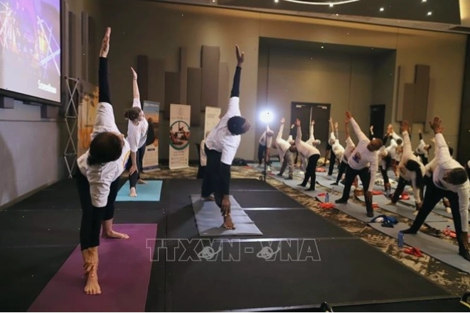 Lễ kỷ niệm Ngày Yoga Thế giới tại Quảng Ninh với sự tham gia của hàng nghìn yogi