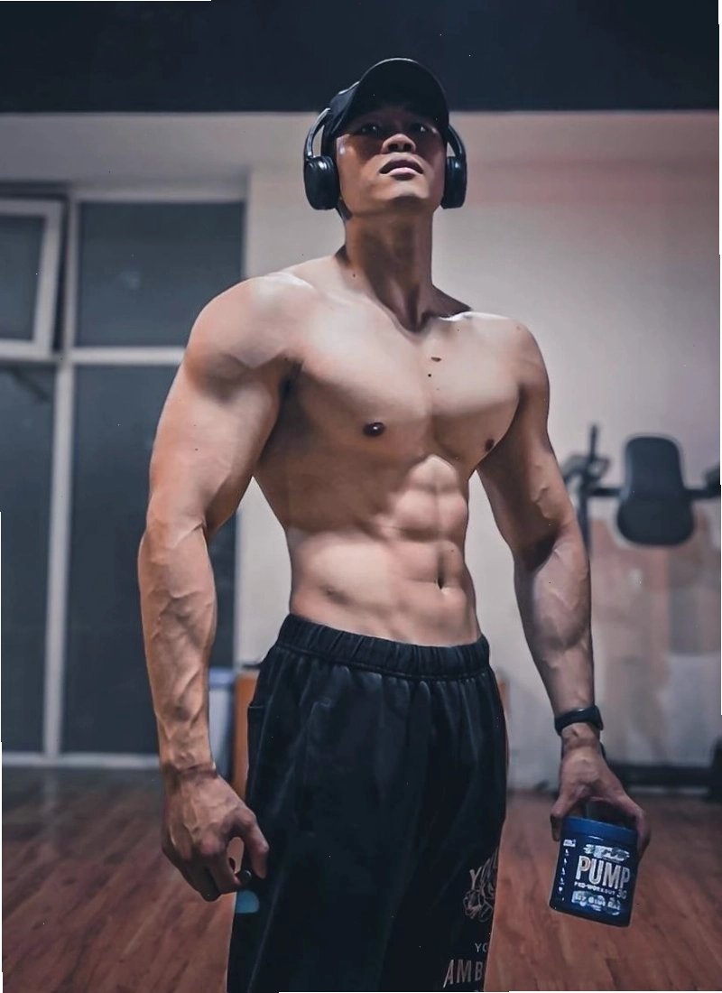 Lee Soo Hyuk với body cơ bắp
