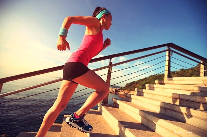 Leo cầu thang là bài tập aerobic đốt cháy calo hiệu quả