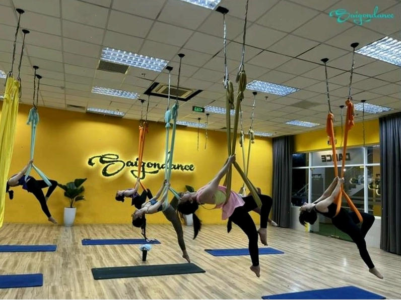 Lộ trình học yoga bay cơ bản cho người mới bắt đầu