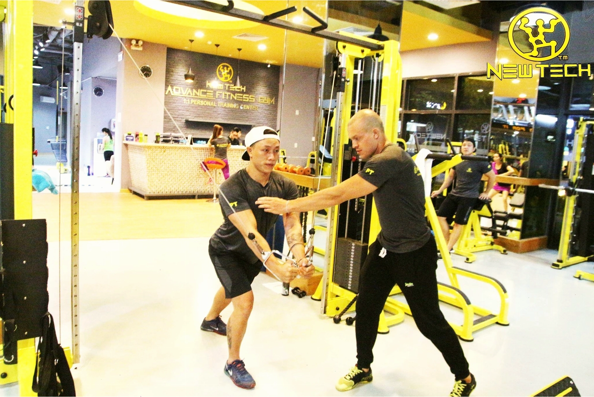 Lớp học nhóm sôi động tại Fitness The First
