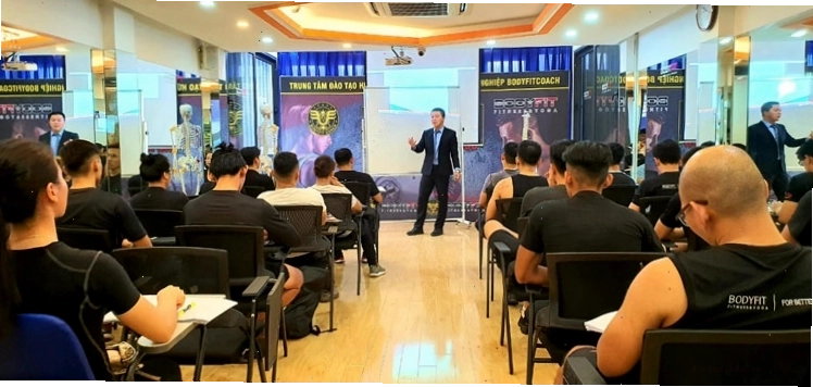 Lớp học PT Gym tại Hà Nội với sự hướng dẫn của chuyên gia