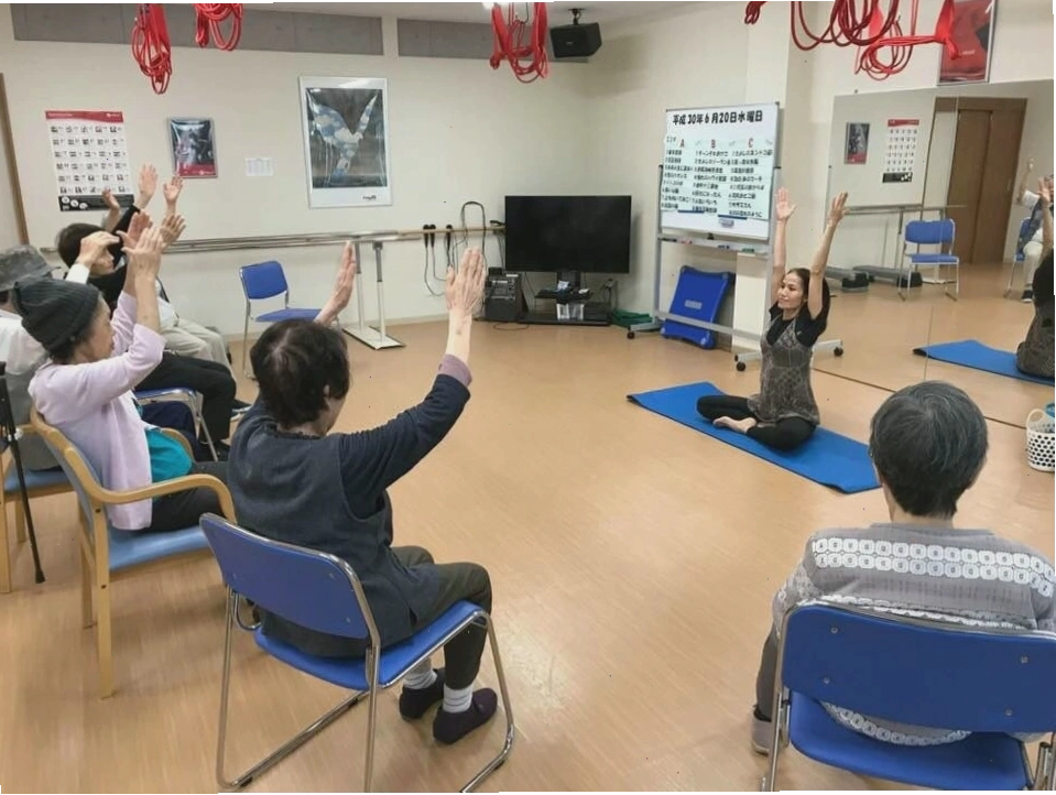 Lớp học yoga của Trái Tim Vàng tại Nhật Bản