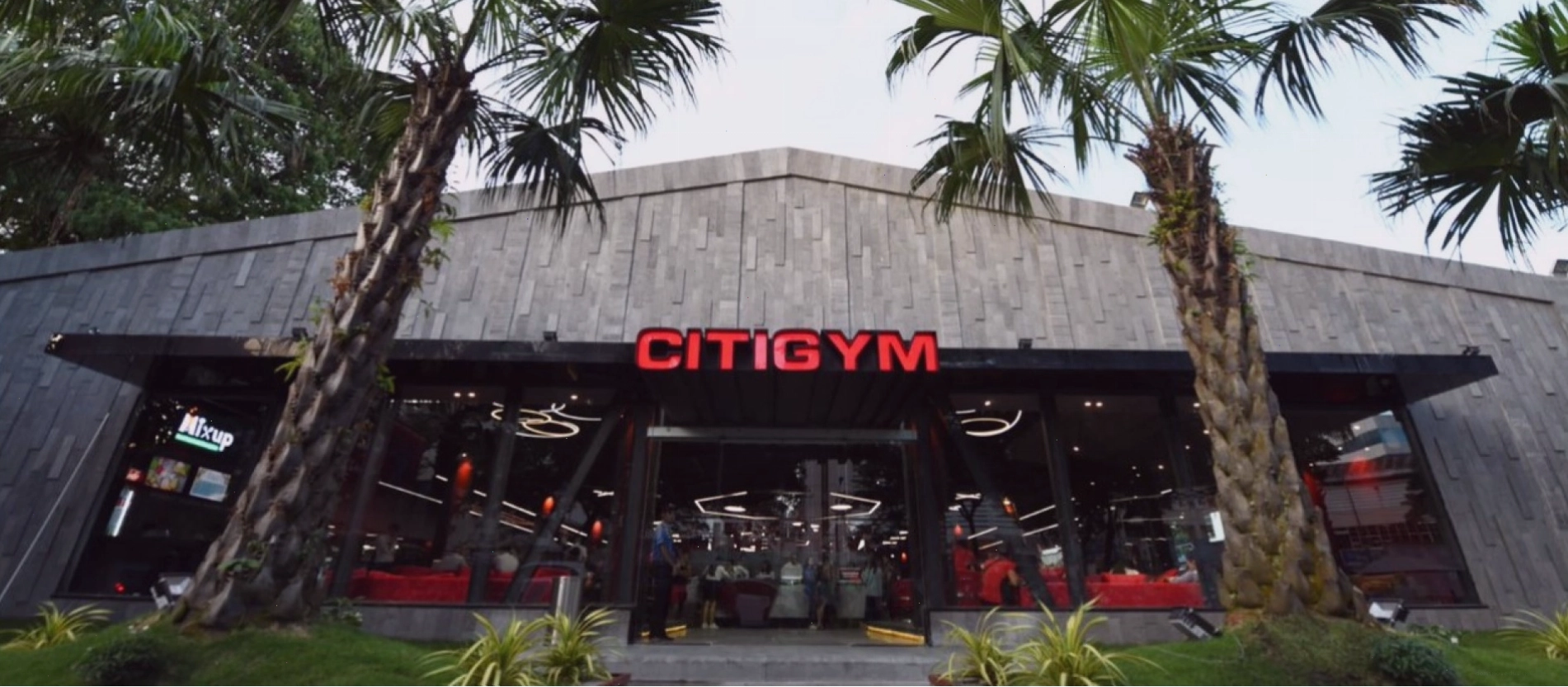 Lớp học Yoga ngoài trời tại Citigym Thành Thái