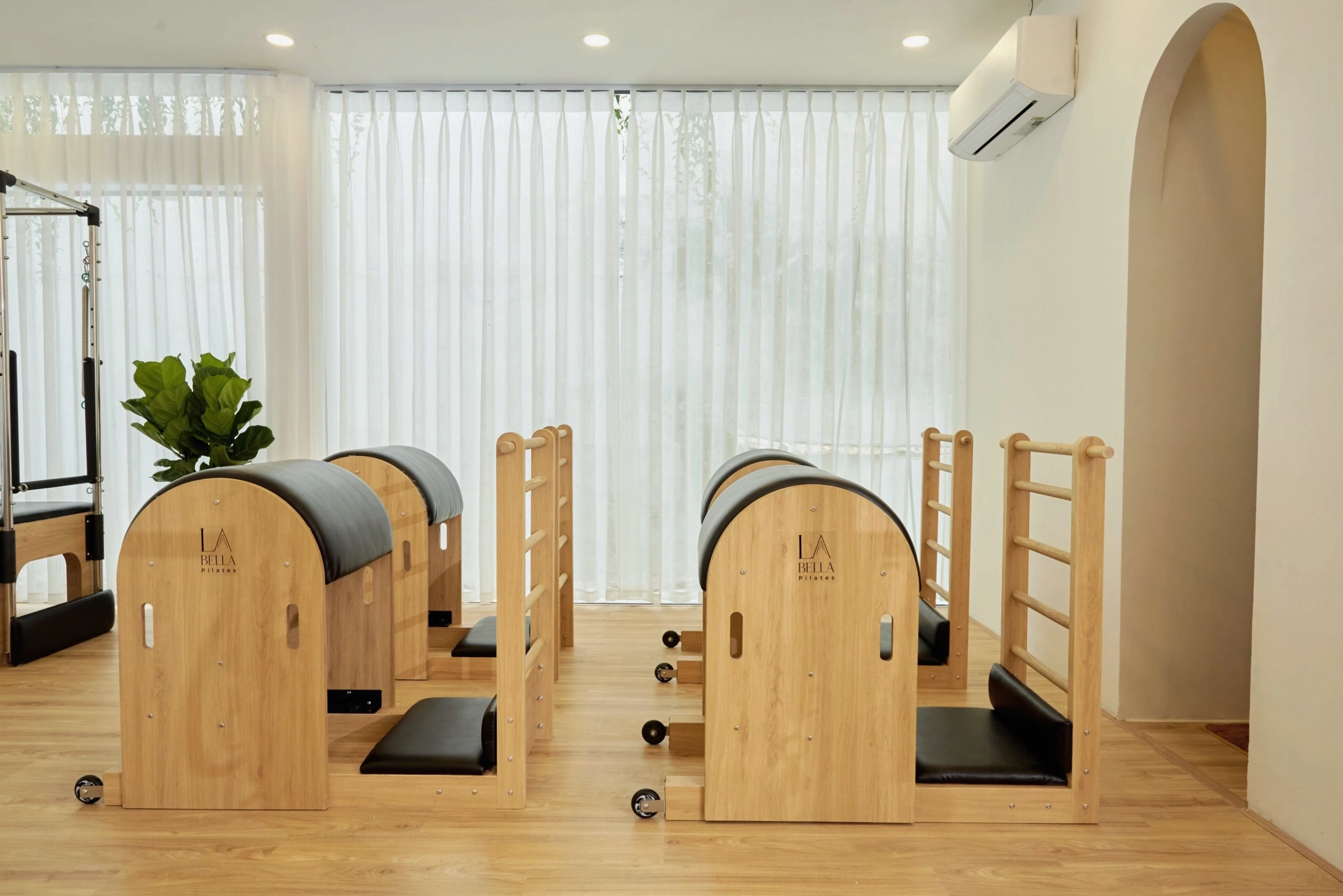 Lớp tập Pilates nhóm 1-4 người