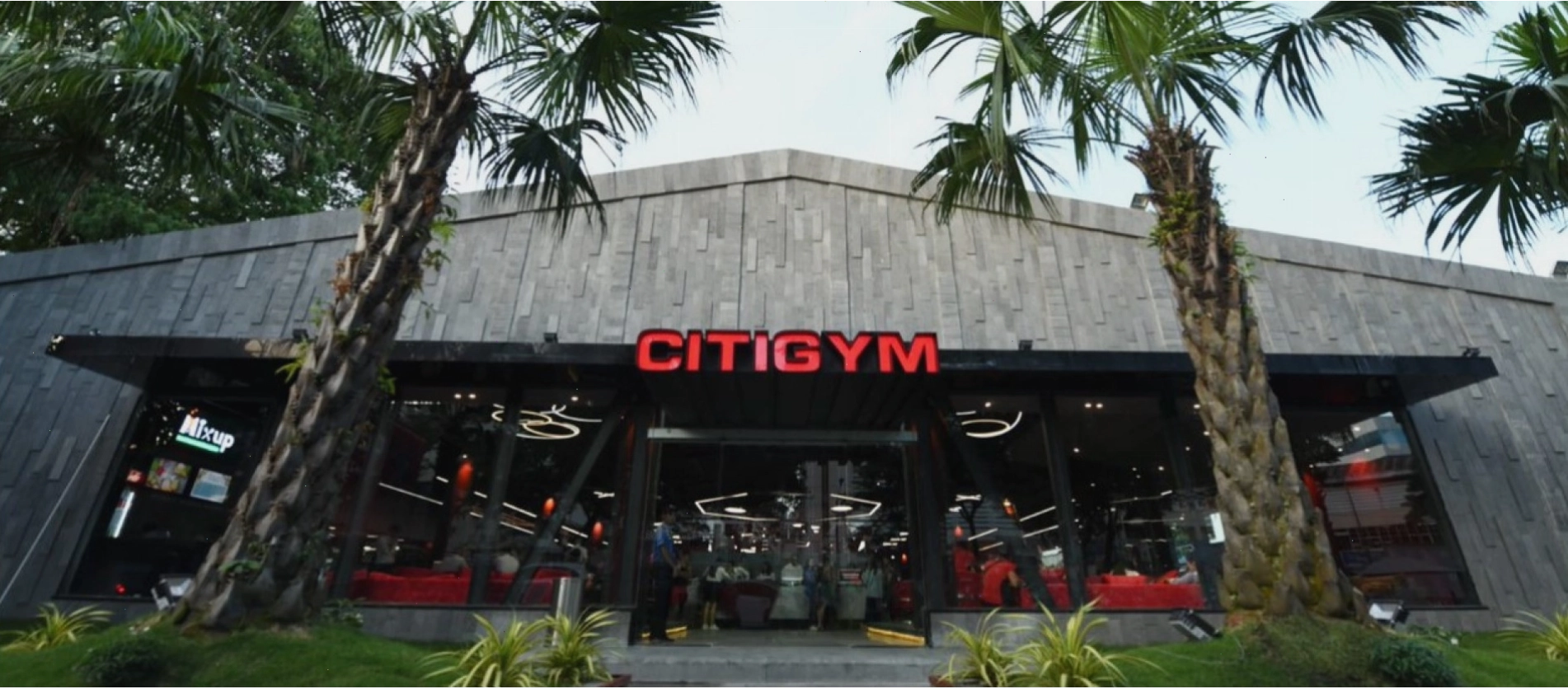 Lớp Yoga ngoài trời tại CitiGym Thành Thái