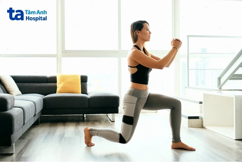 Lunge tác động vào cơ mông, đùi và bụng