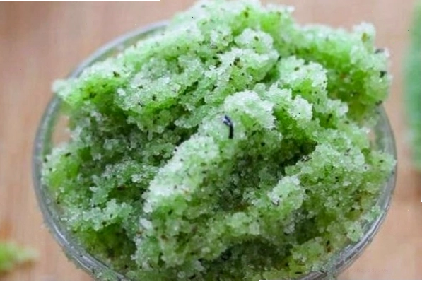 Massage body scrub giúp thư giãn và làm sạch da