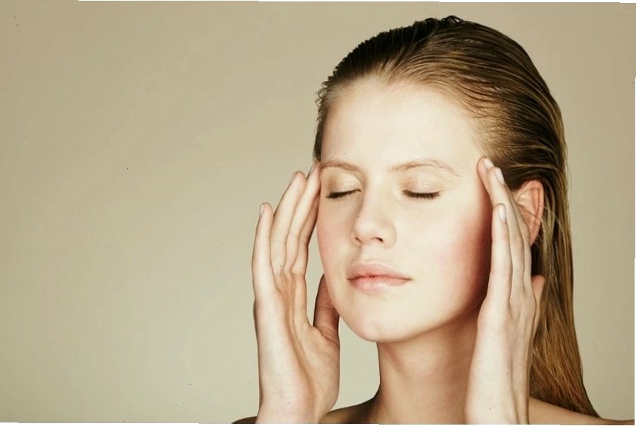 Massage vùng má và thái dương giúp thư giãn và cải thiện tuần hoàn